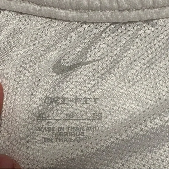 Nike Men’s Fly White Shorts with Black Stripes Size XL - Picture 8 of 12